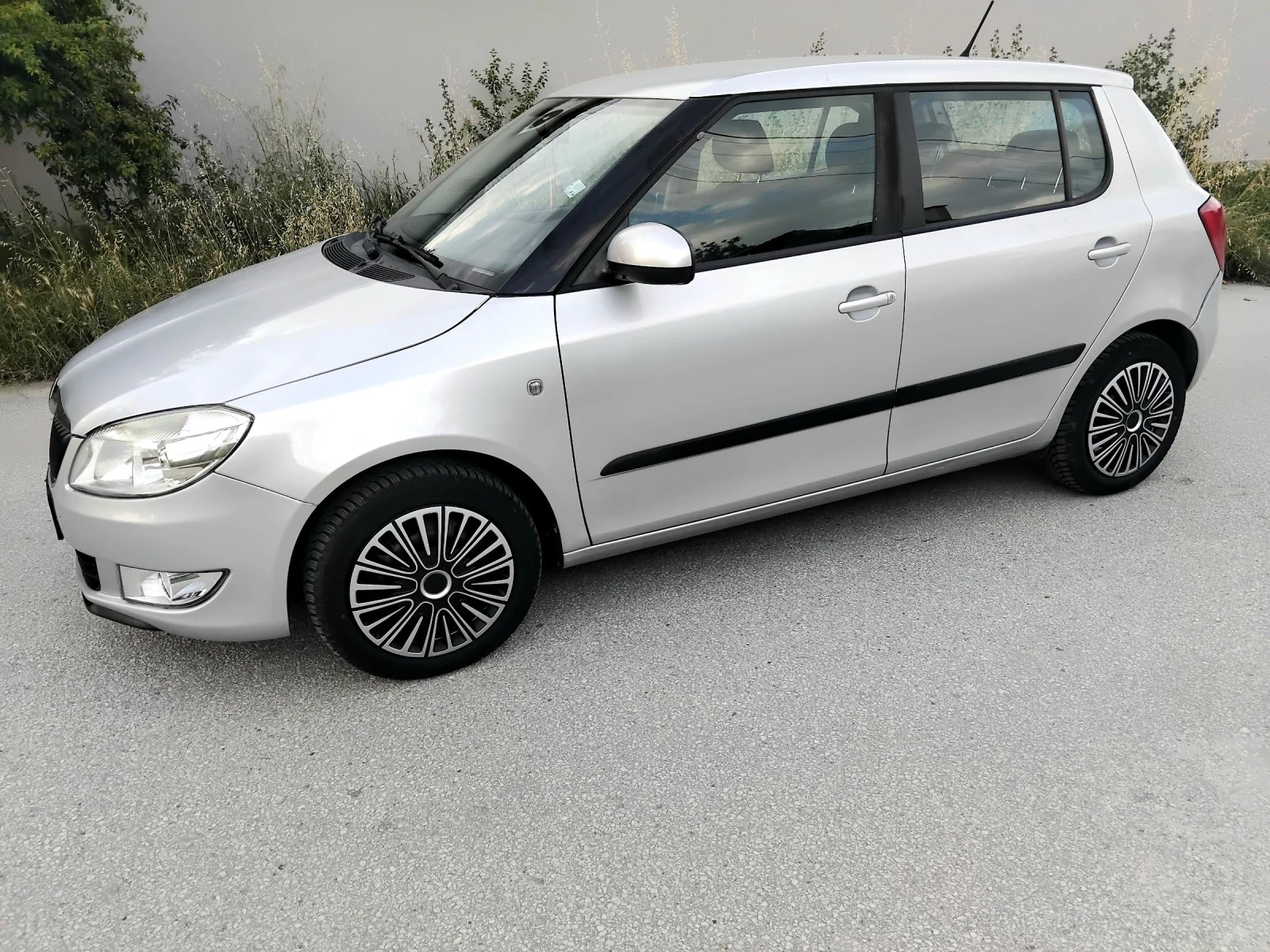 Skoda Fabia 1.2i.65k+ КЛИМА + ГАЗОВ ИНЖЕКЦИОН. 2012г, снимка 3 - Автомобили и джипове - 54871014