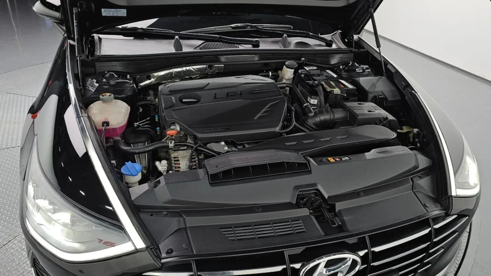 Hyundai Sonata 2.0 LPG / ОБДУХВАНЕ / LANE ASSIST / AMBIENT, снимка 5 - Автомобили и джипове - 54880835