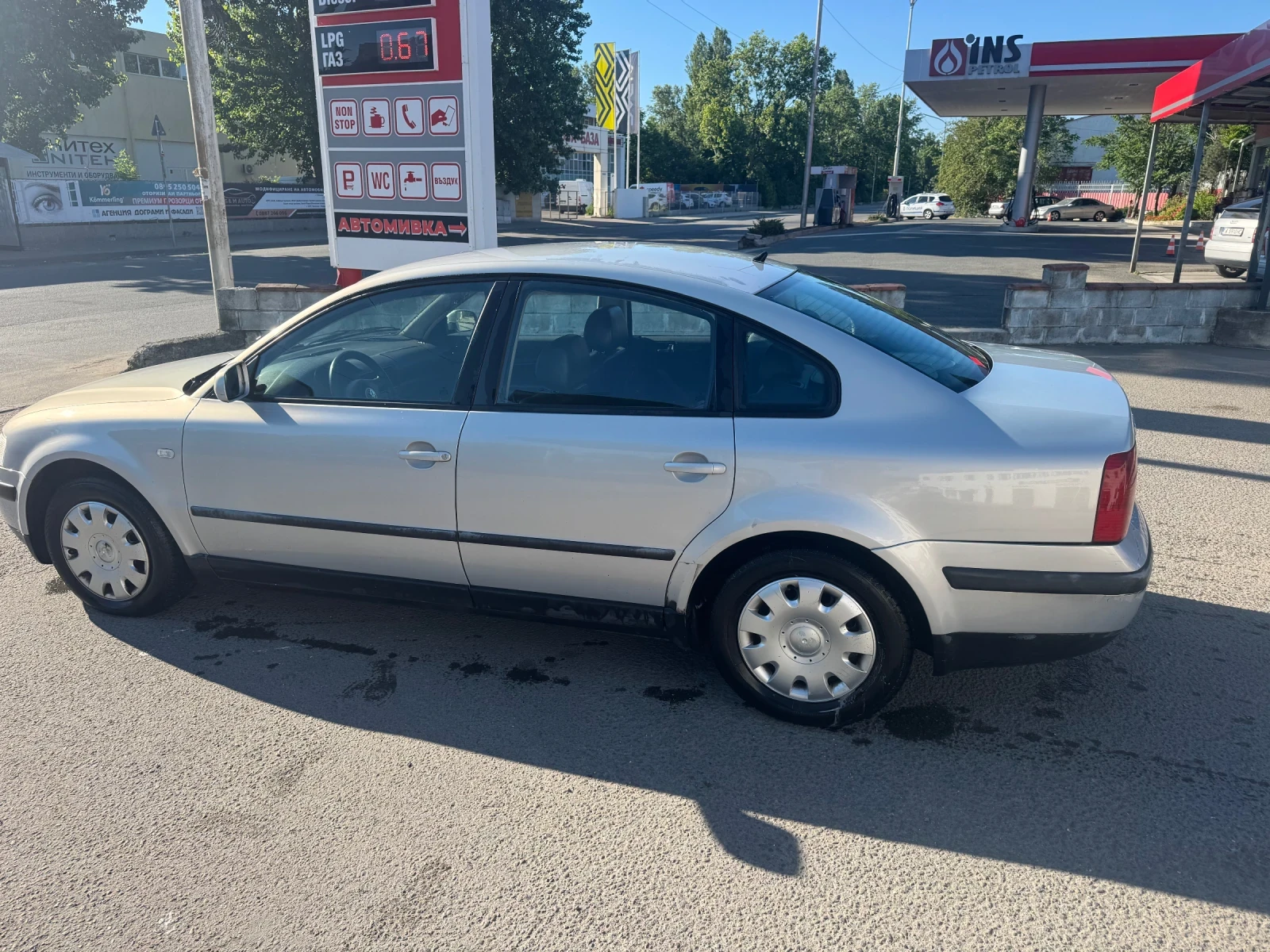 VW Passat 1.9 TDI, снимка 3 - Автомобили и джипове - 54898357