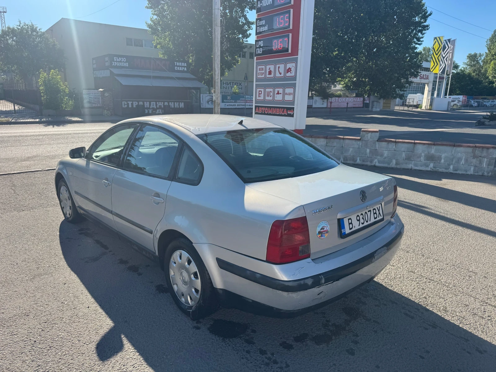 VW Passat 1.9 TDI, снимка 5 - Автомобили и джипове - 54898357