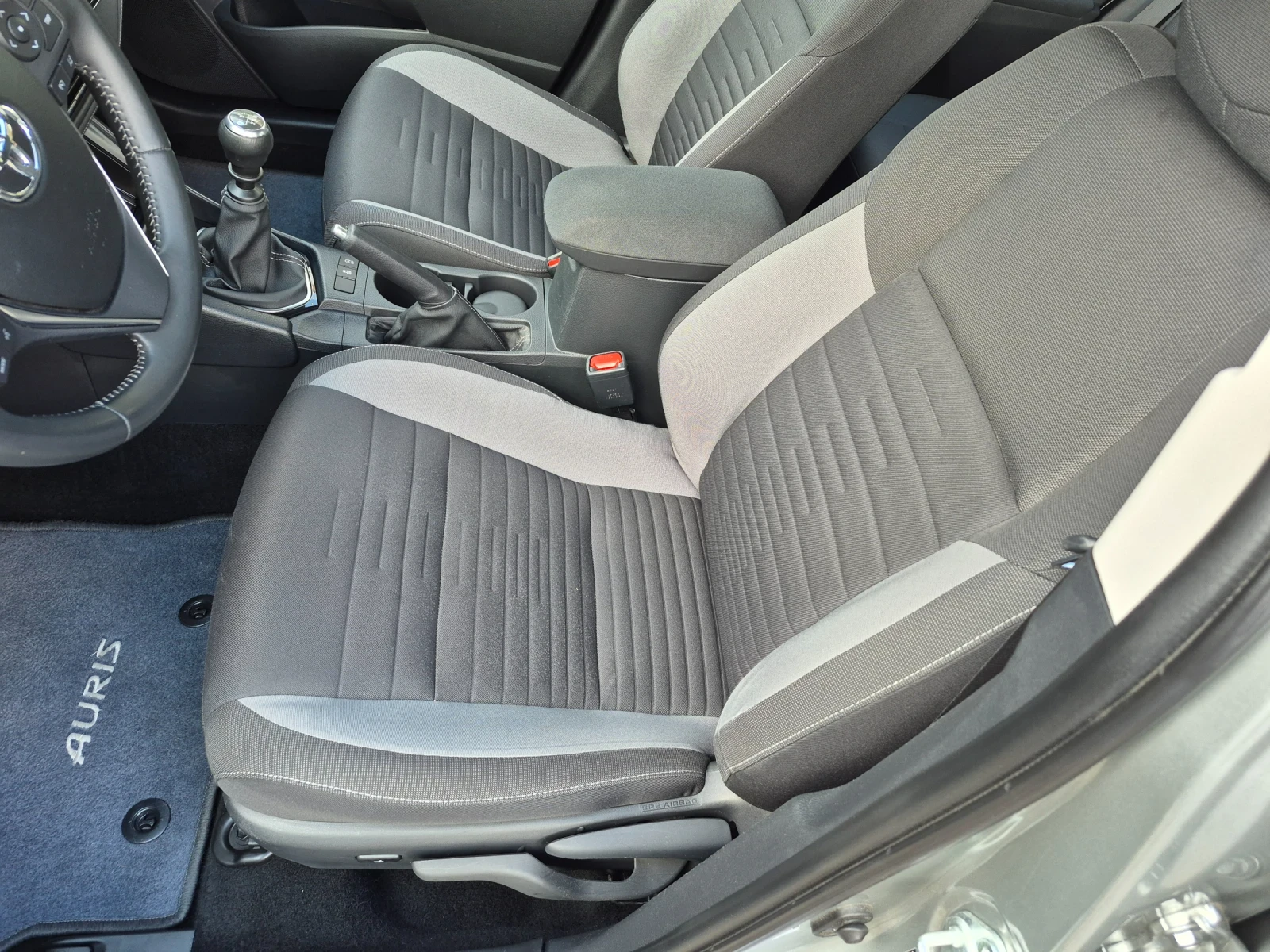 Toyota Auris !!! Edition S!!! Benzin !!! 62000km !!!, снимка 9 - Автомобили и джипове - 55146043