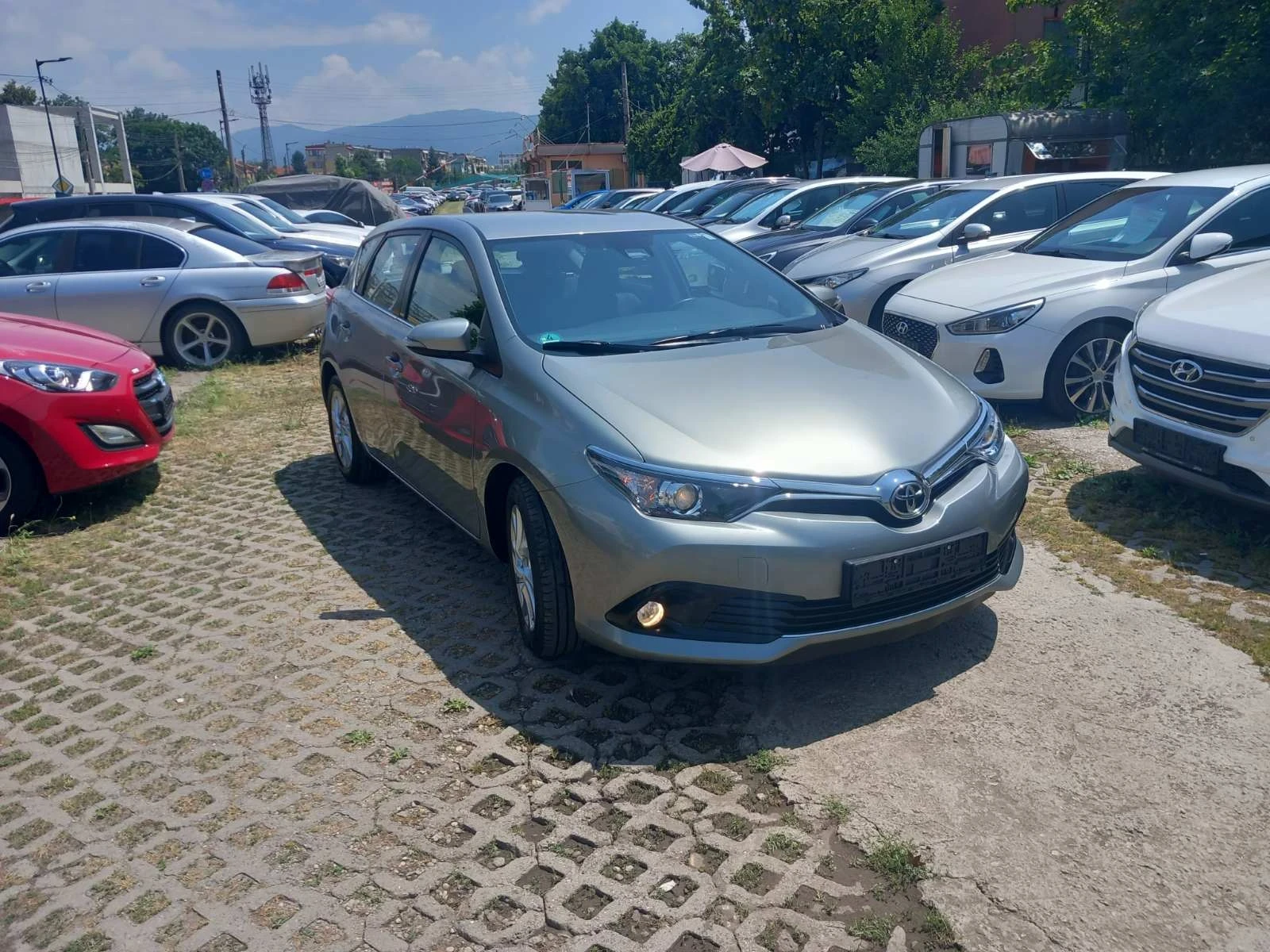 Toyota Auris !!! Edition S!!! Benzin !!! 62000km !!!, снимка 2 - Автомобили и джипове - 55146043