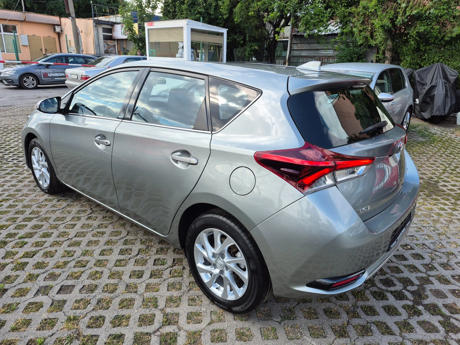 Toyota Auris !!! Edition S!!! Benzin !!! 62000km !!!, снимка 6 - Автомобили и джипове - 55146043
