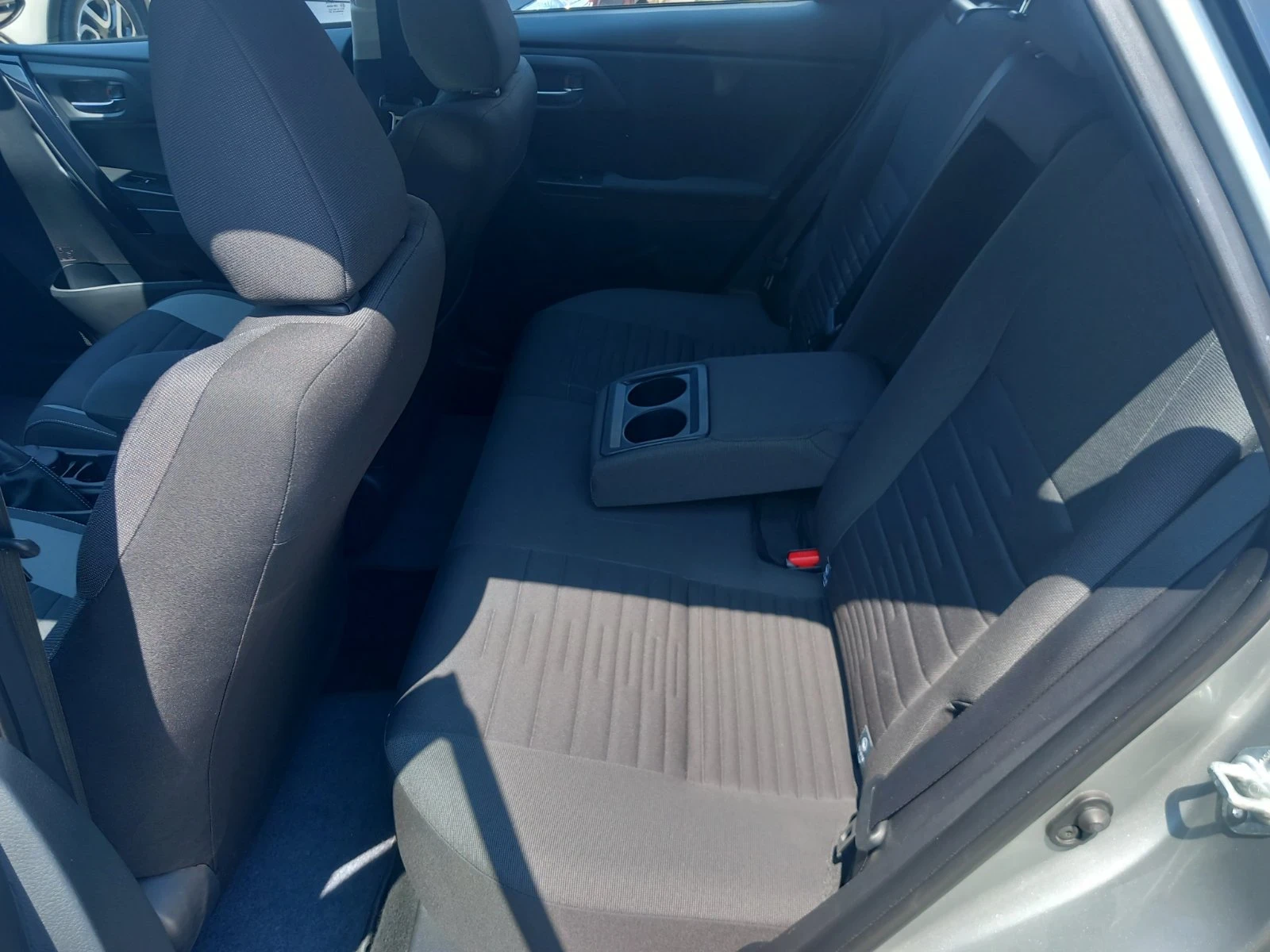 Toyota Auris !!! Edition S!!! Benzin !!! 62000km !!!, снимка 11 - Автомобили и джипове - 55146043