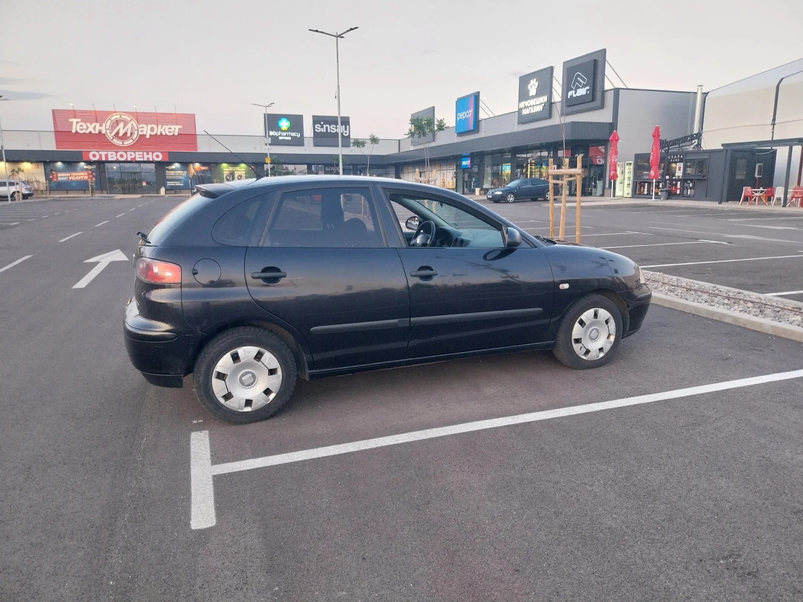 Seat Ibiza 1.2клима гаражен , снимка 6 - Автомобили и джипове - 55637167