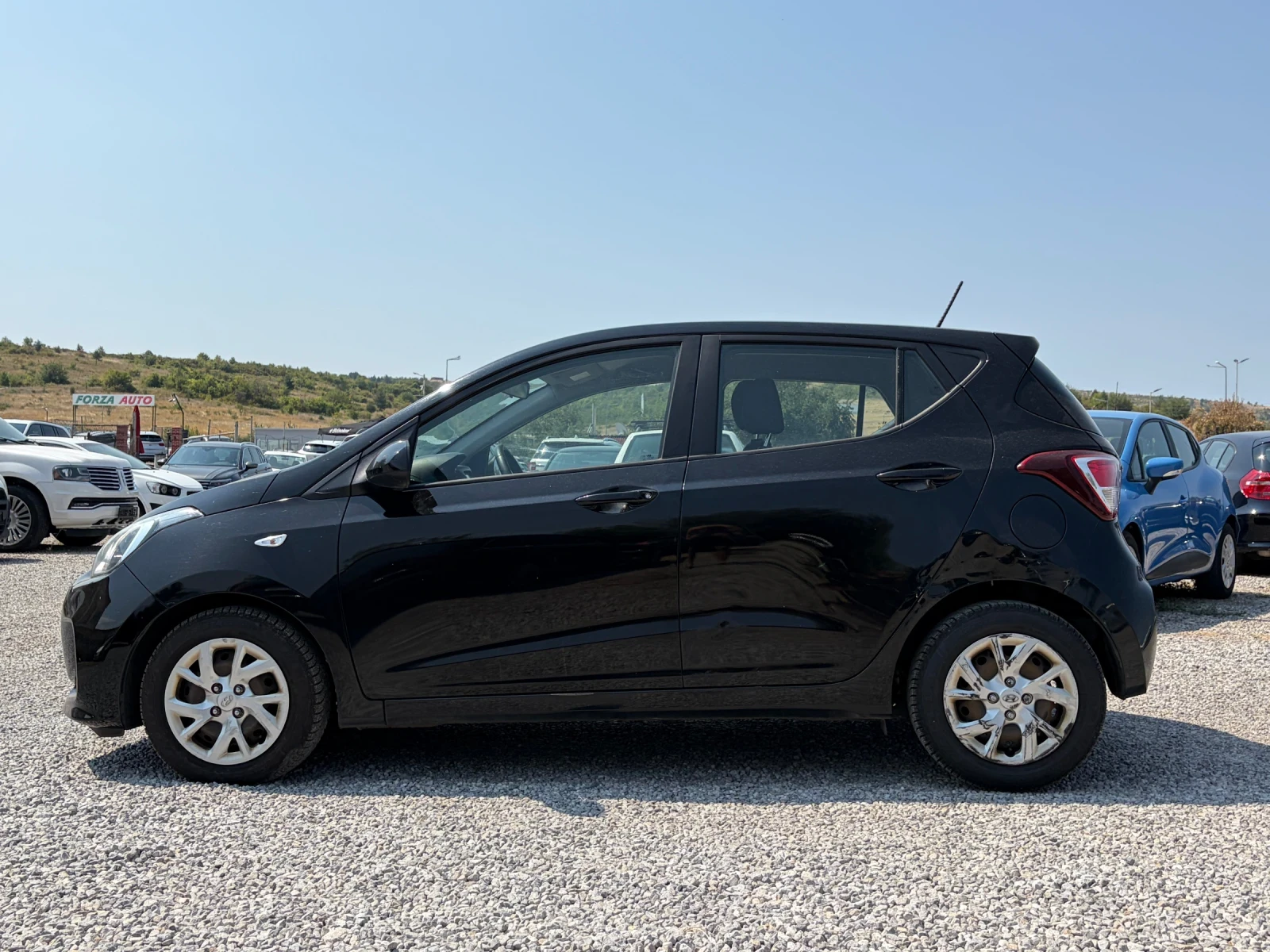 Hyundai I10 1.0i, снимка 3 - Автомобили и джипове - 55768695