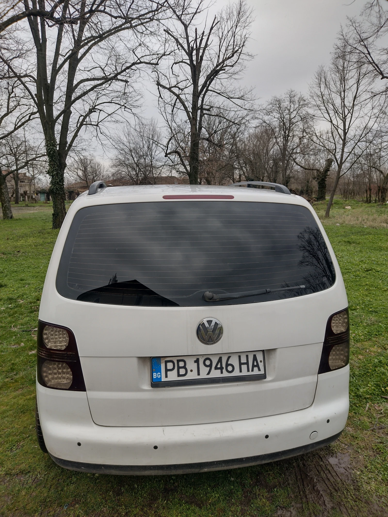 VW Touran 2.0 TDI, снимка 2 - Автомобили и джипове - 55939469