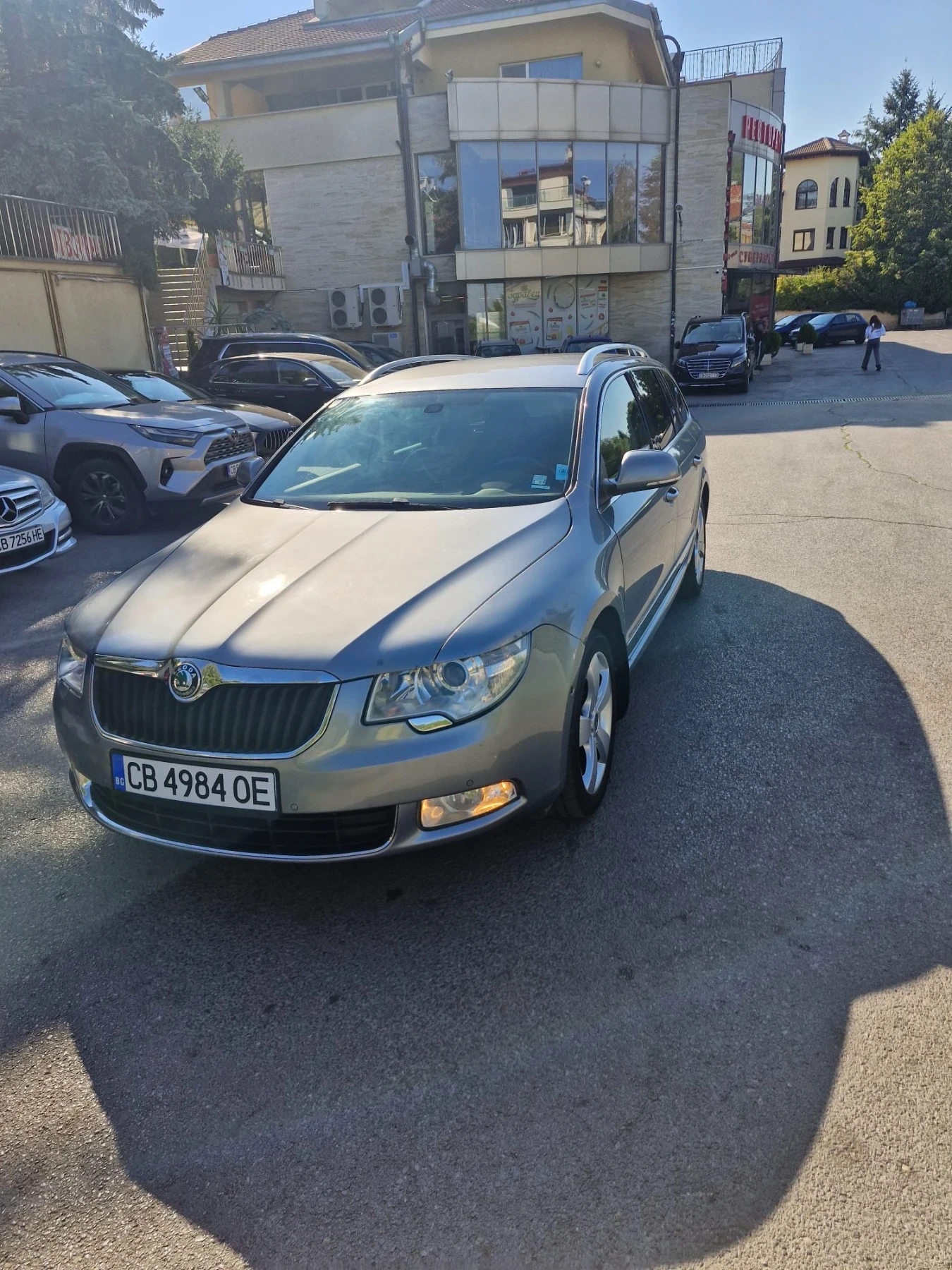 Skoda Superb 2.0/140, снимка 4 - Автомобили и джипове - 56019839