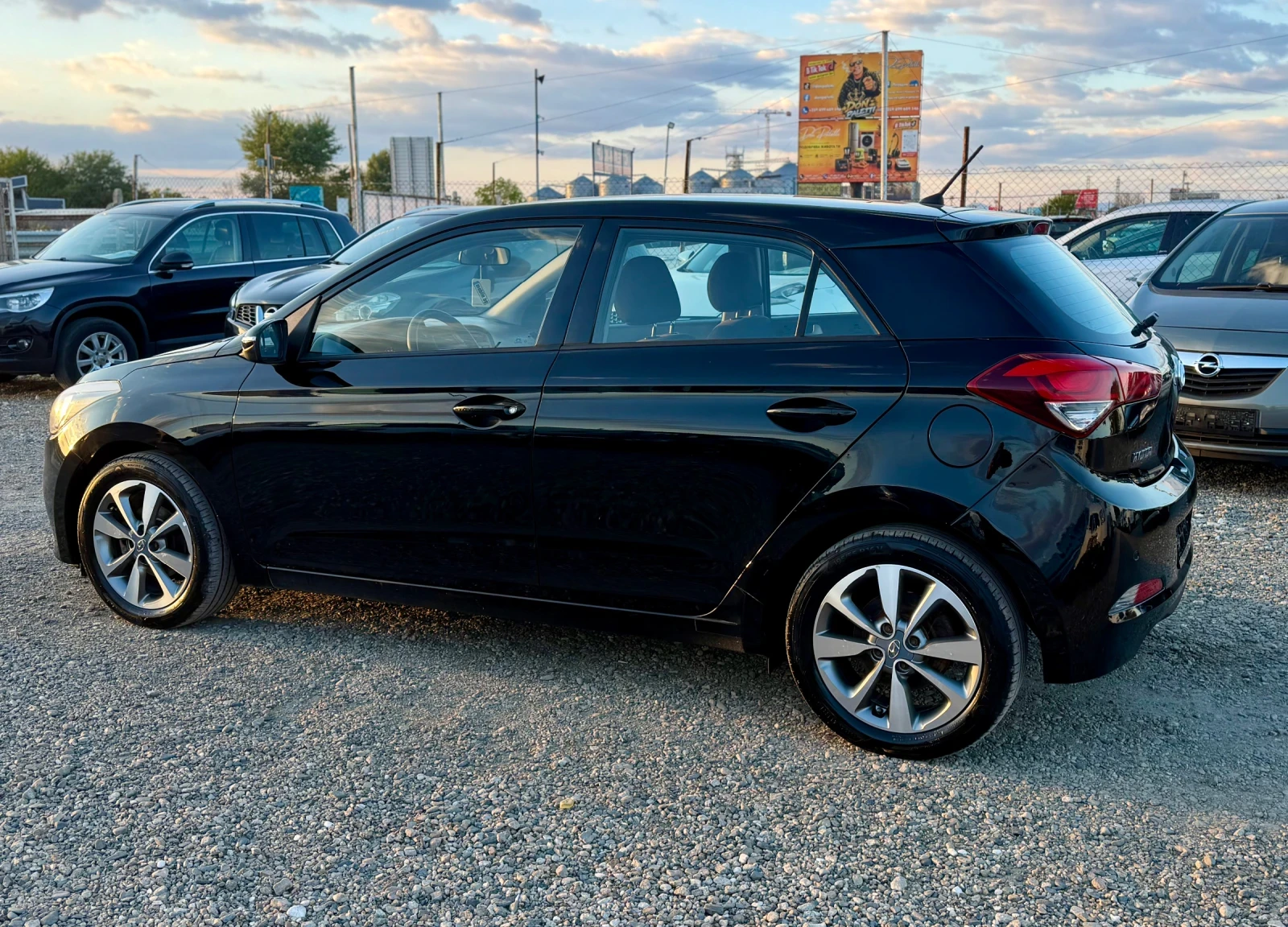 Hyundai I20 1.25i 84kc * STYLE* 150000km* EURO 6b* ������ *  | Mobile.bg � ����������� 6