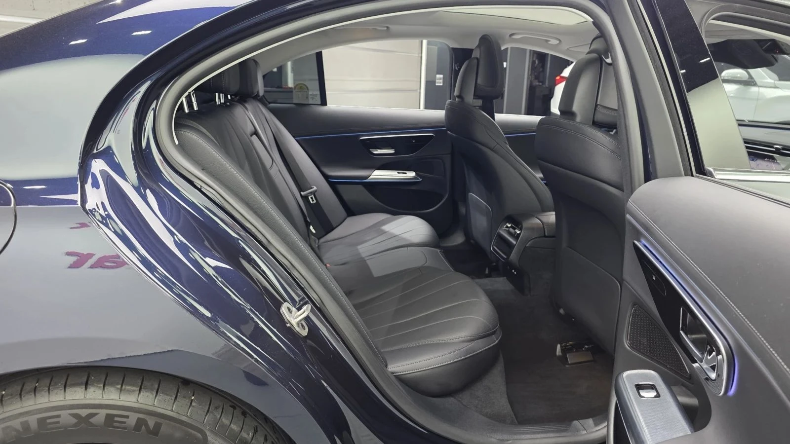 Mercedes-Benz E 200, снимка 12 - Автомобили и джипове - 56686733