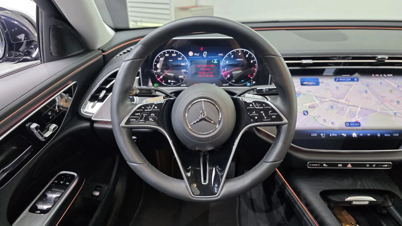 Mercedes-Benz E 200, снимка 13 - Автомобили и джипове - 56686733