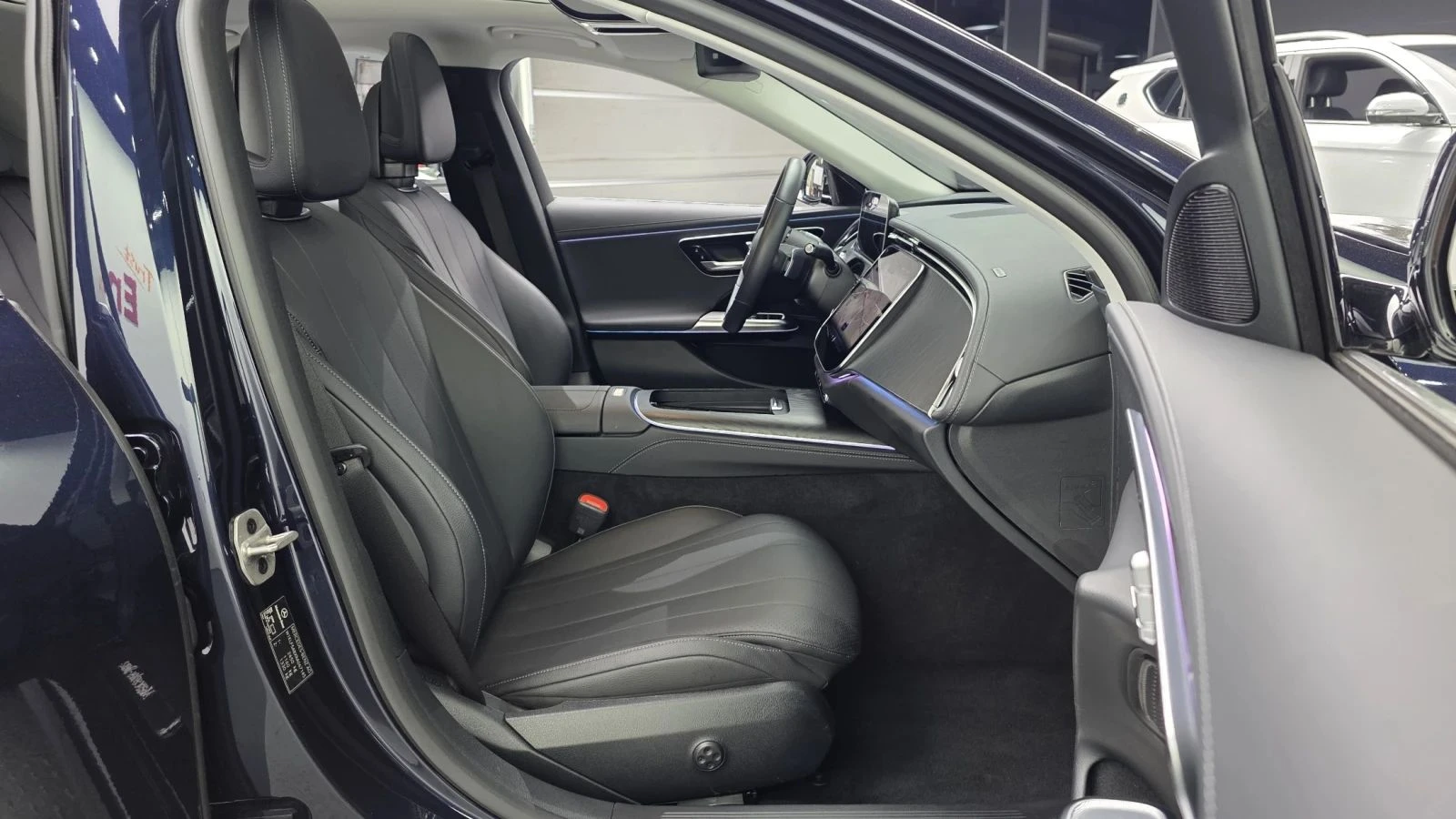 Mercedes-Benz E 200, снимка 11 - Автомобили и джипове - 56686733