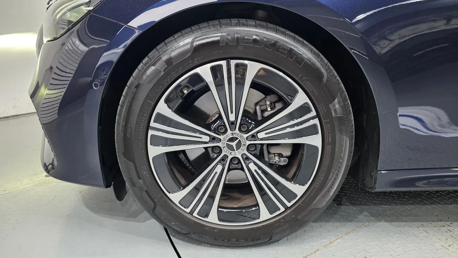 Mercedes-Benz E 200, снимка 5 - Автомобили и джипове - 56686733
