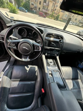 Jaguar F-PACE 2.0d PRESTIGE AWD Full Top Семеен - Гаражен, снимка 8