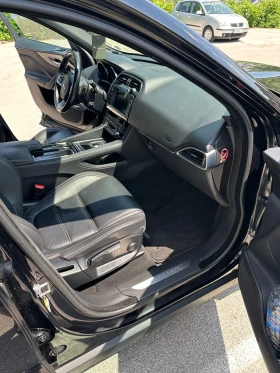 Jaguar F-PACE 2.0d PRESTIGE AWD Full Top Семеен - Гаражен, снимка 12