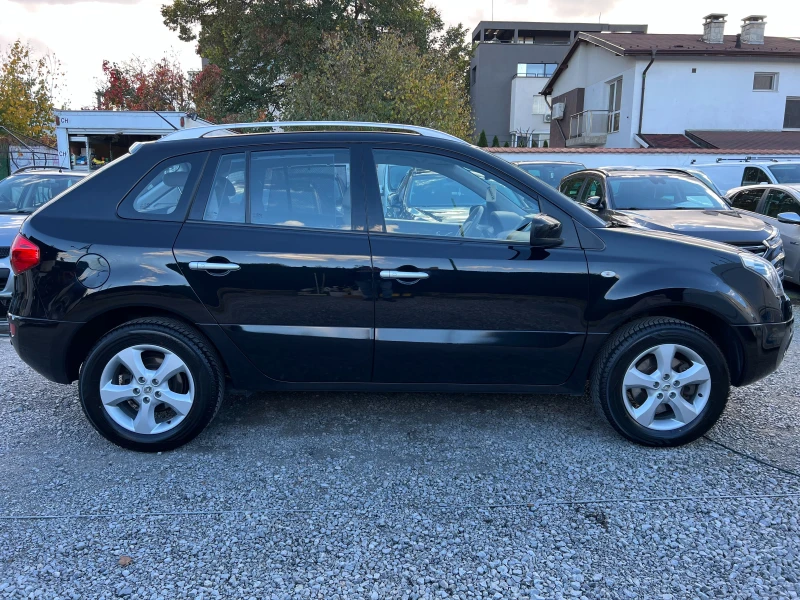 Renault Koleos 2.5i AWD/ПАНОРАМА/КОЖА/Парктроници/Серв. история/, снимка 6 - Автомобили и джипове - 52220808