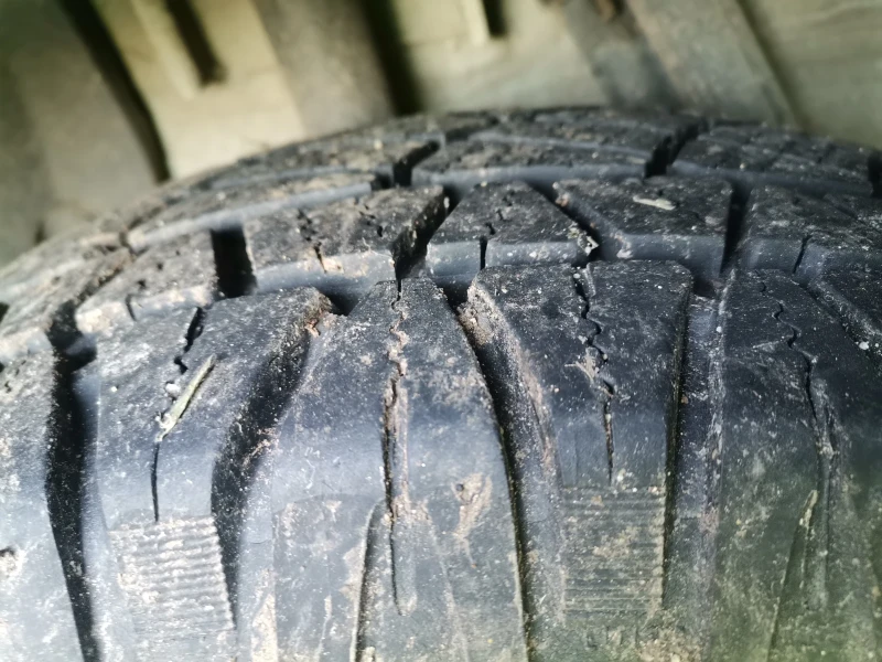 Dacia Duster 1.5 dci 90к.с. 2013г., снимка 12 - Автомобили и джипове - 52953503