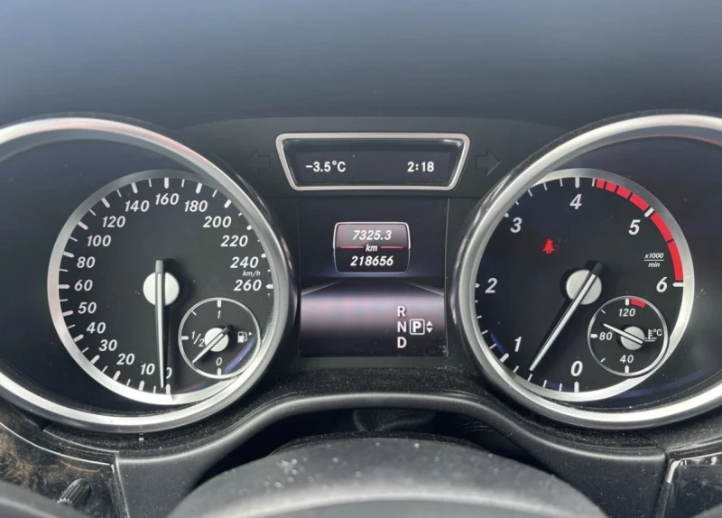 Mercedes-Benz ML 350 BLUETEC * * НА ПРУЖИНИ * * 360 КАМЕРА * * CARFAX *, снимка 9 - Автомобили и джипове - 53128273