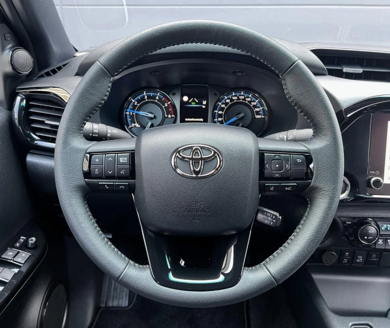 Toyota Hilux 2.8 D-4D/MILD HYBRID/INVINCIBLE/JBL/360/, снимка 10 - Автомобили и джипове - 53538309