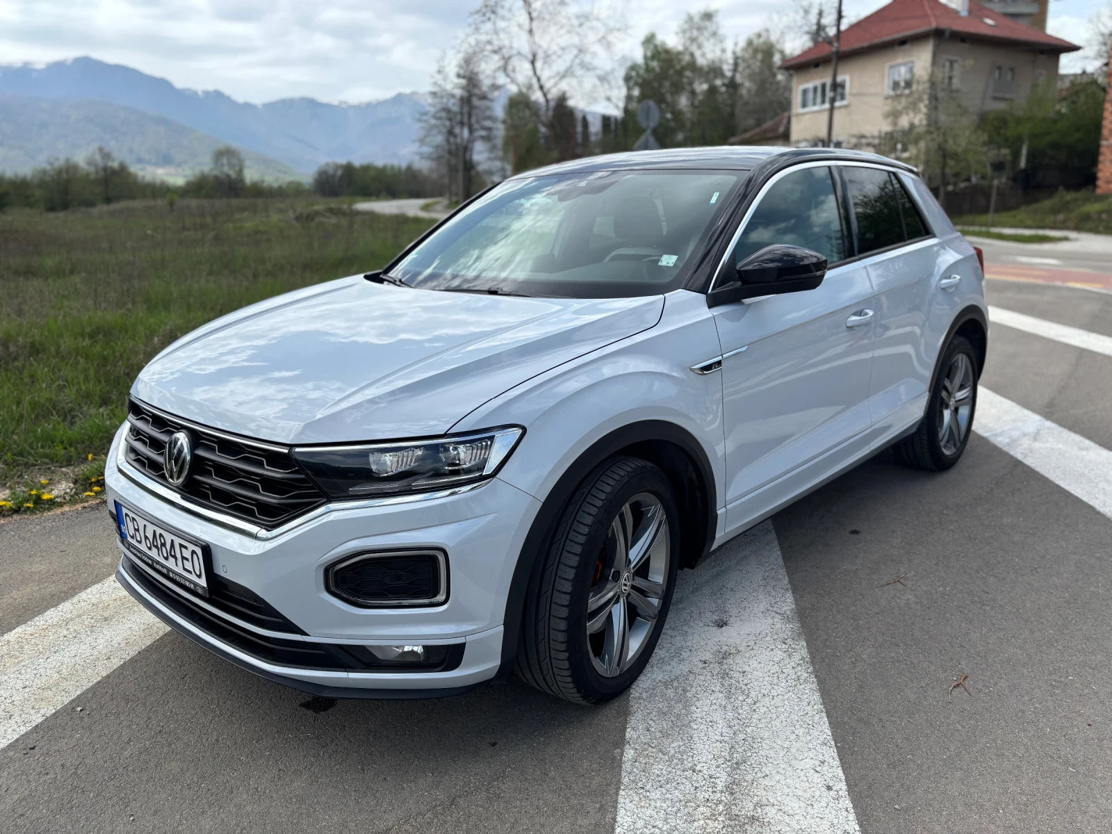 VW T-Roc 2.0 TSI R-line 4motion - изображение 2