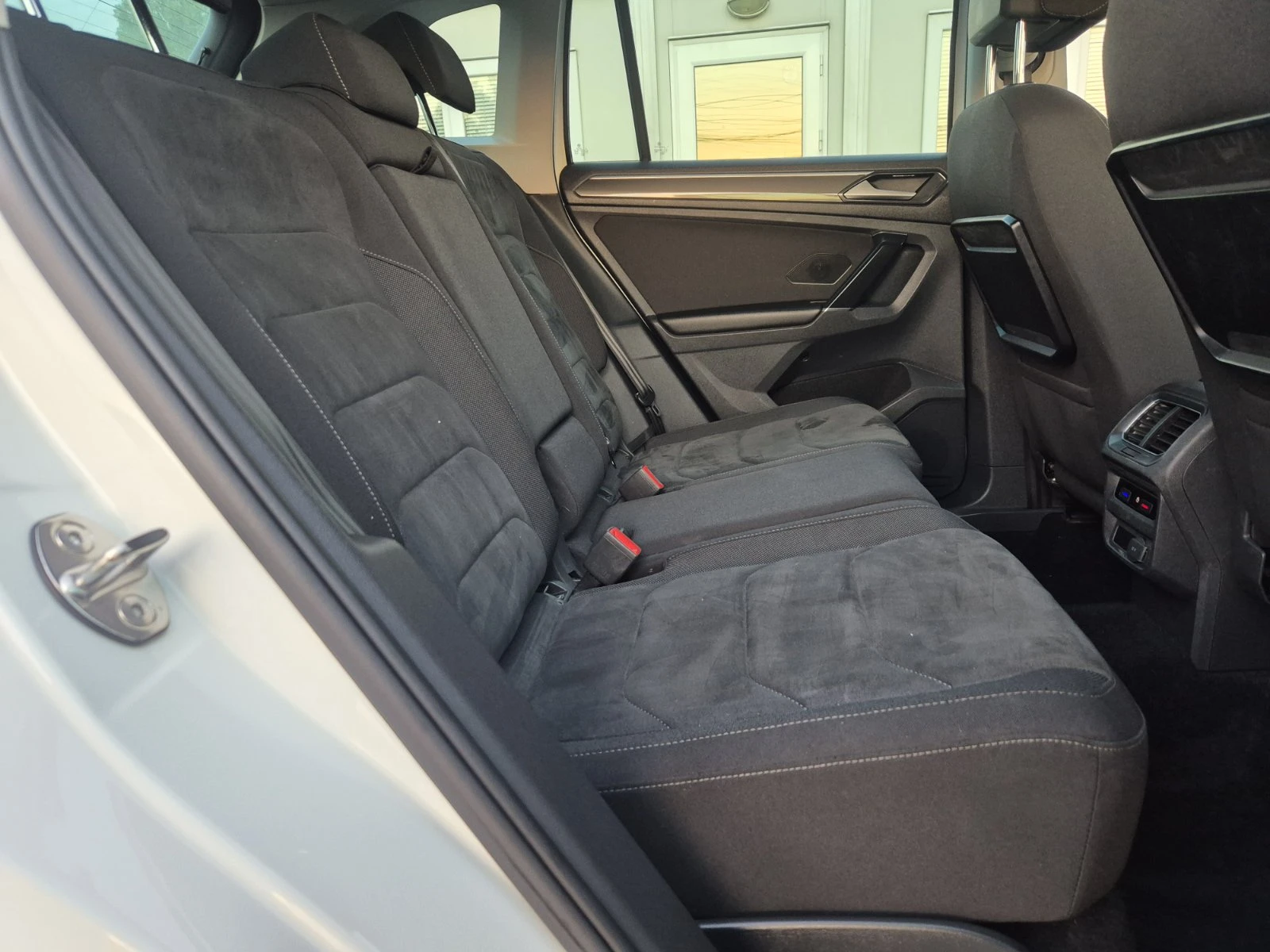 VW Tiguan 2.0D-4×4-DSG-DIGITAL COCKPIT-LED-ADVANCED - изображение 10