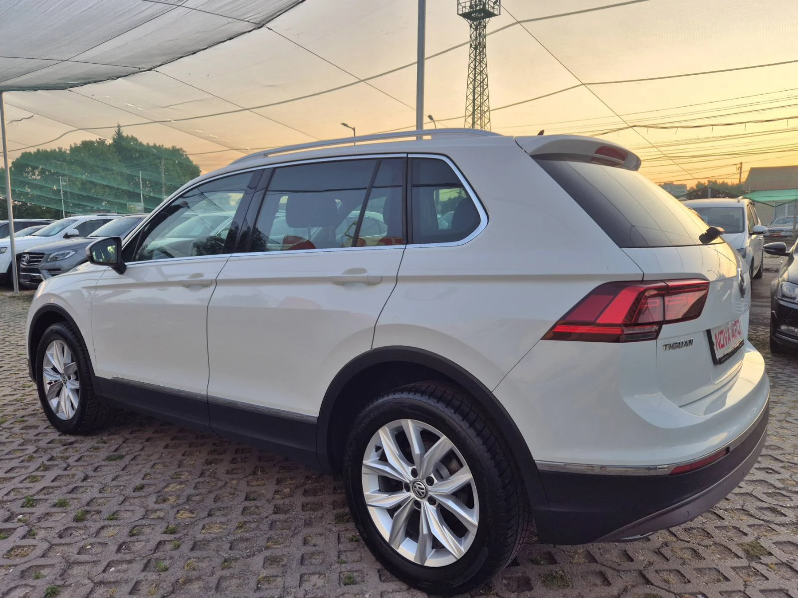 VW Tiguan 2.0D-4×4-DSG-DIGITAL COCKPIT-LED-ADVANCED - изображение 2