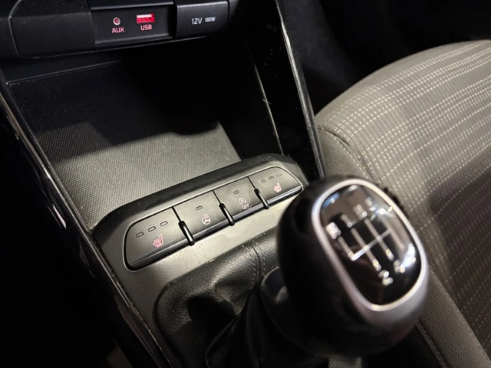 Kia Stonic Advance | 1.4 MPI | EU6 - изображение 9