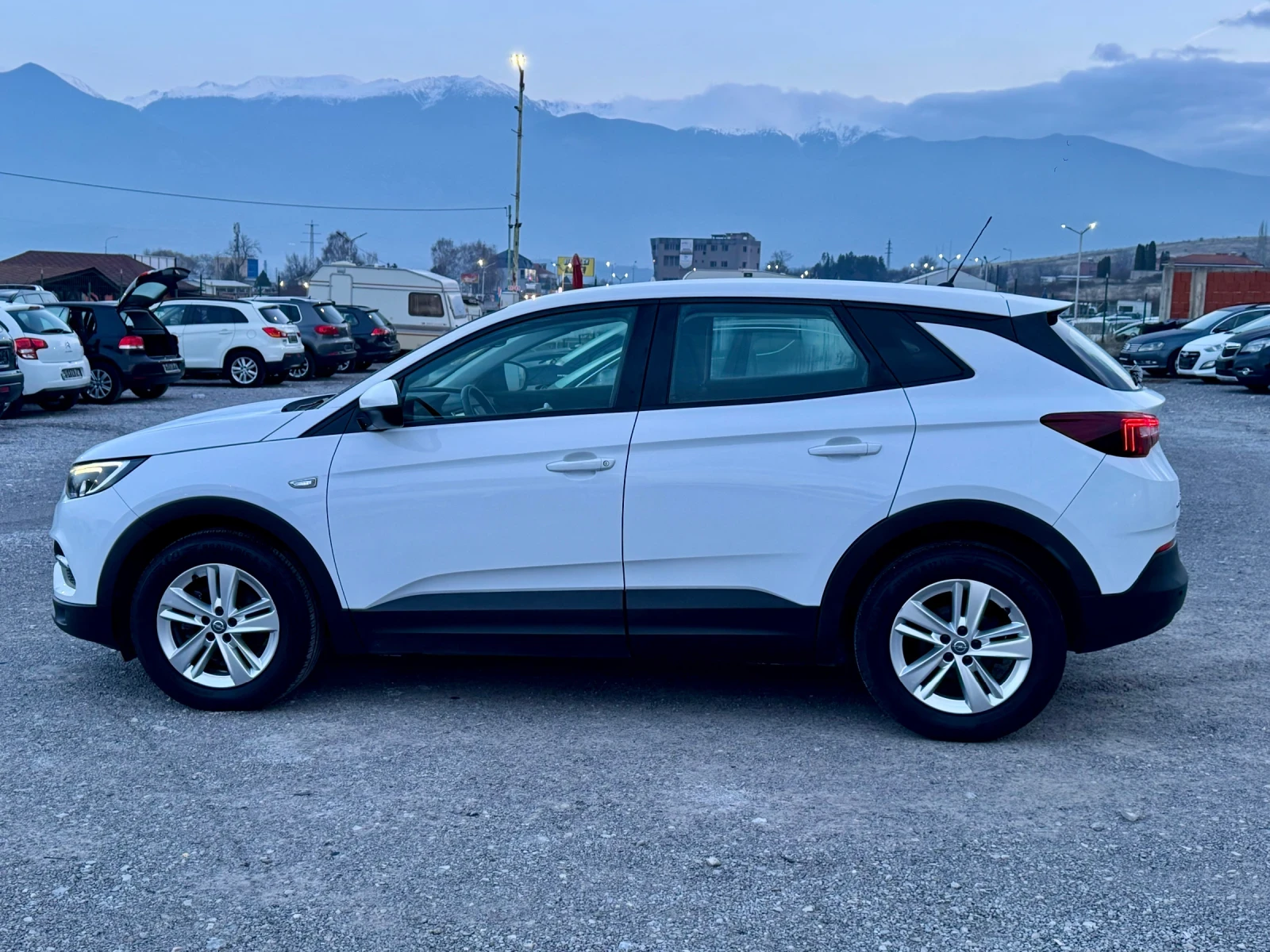 Opel Grandland X Автомат/ 161.000км/Фул-Лед/ Нова/ЕВРО 6 - изображение 6