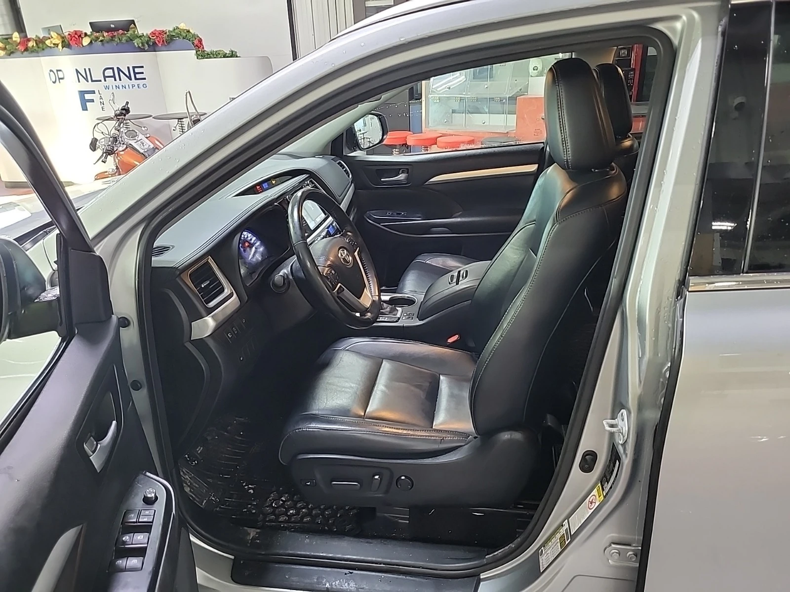 Toyota Highlander XLE * * Без Ръжда * * 7 Места * * Черен Салон * *  - изображение 6