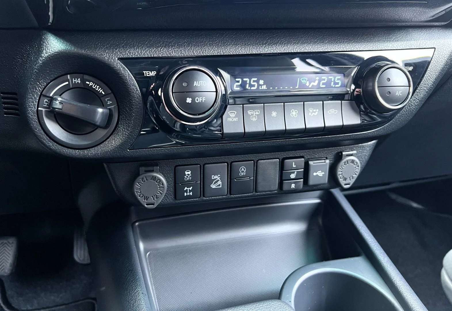 Toyota Hilux 2.8 D-4D/MILD HYBRID/INVINCIBLE/JBL/360/ | Mobile.bg � ����������� 12