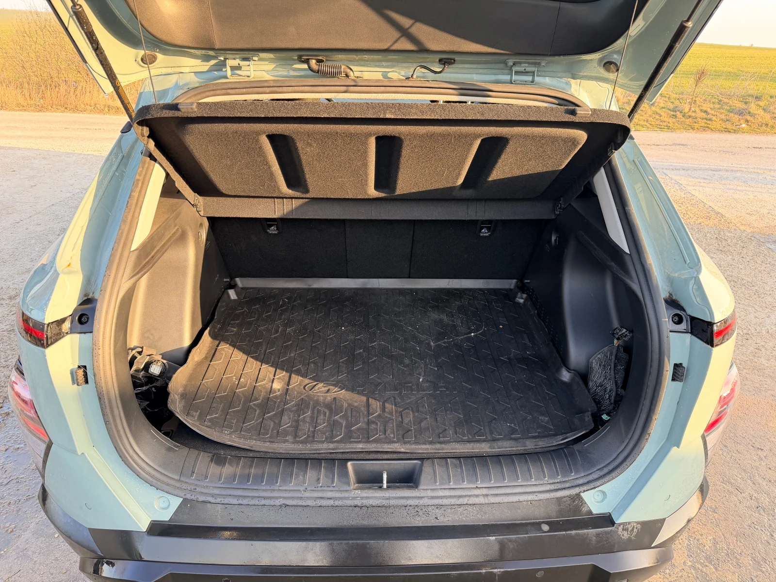 Hyundai Kona 1.6 GDI Hybrid, снимка 10 - Автомобили и джипове - 53847409