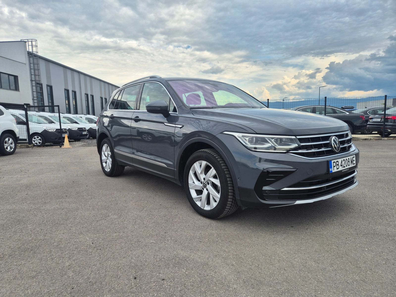VW Tiguan Elegance= С-Гаранция-4х4-2.0TDI-А/Т, снимка 7 - Автомобили и джипове - 54846696