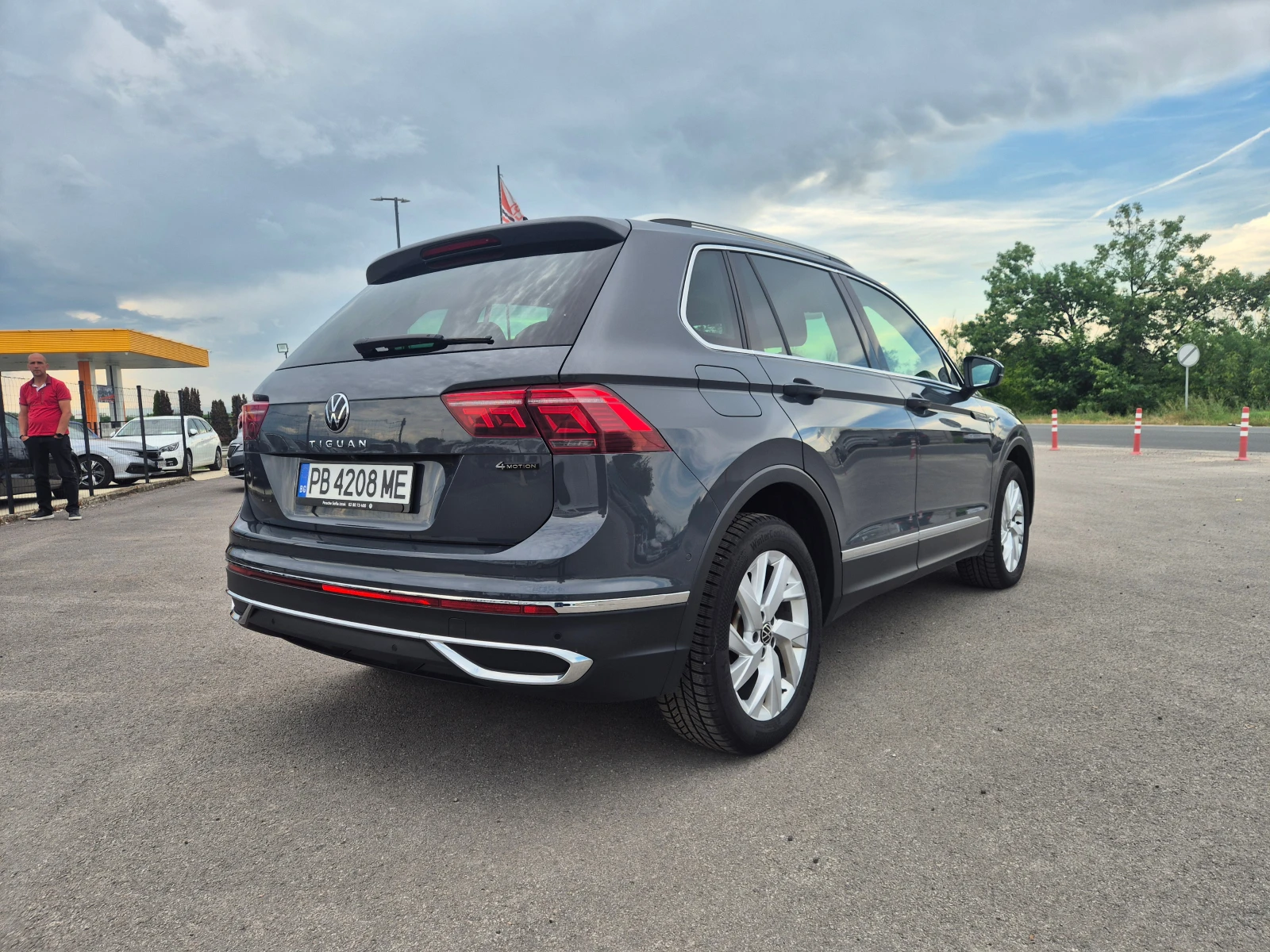 VW Tiguan Elegance= С-Гаранция-4х4-2.0TDI-А/Т, снимка 5 - Автомобили и джипове - 54846696