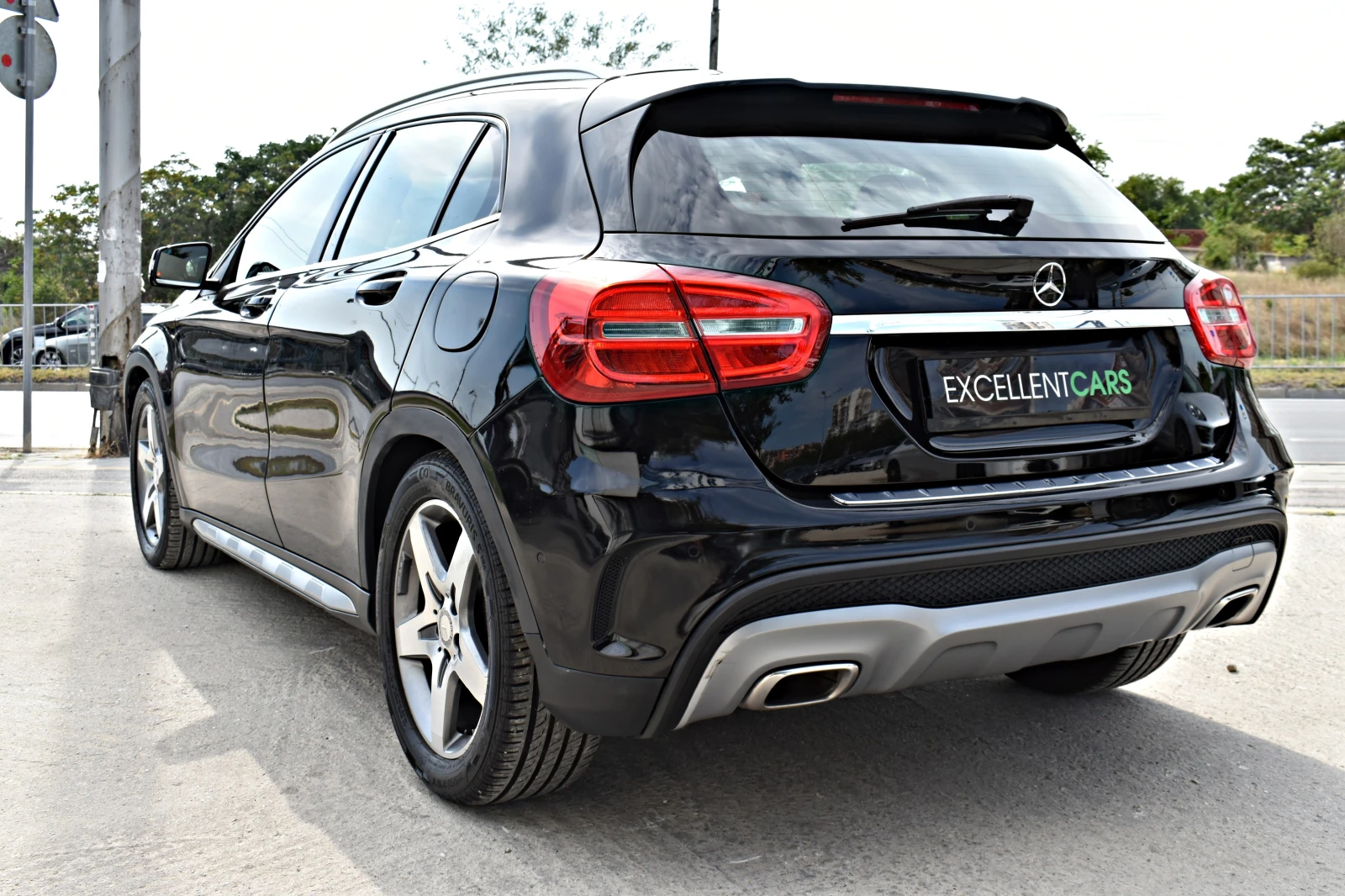 Mercedes-Benz GLA 220 4x4* AMG-LINE* TABACCO, снимка 4 - Автомобили и джипове - 55189915