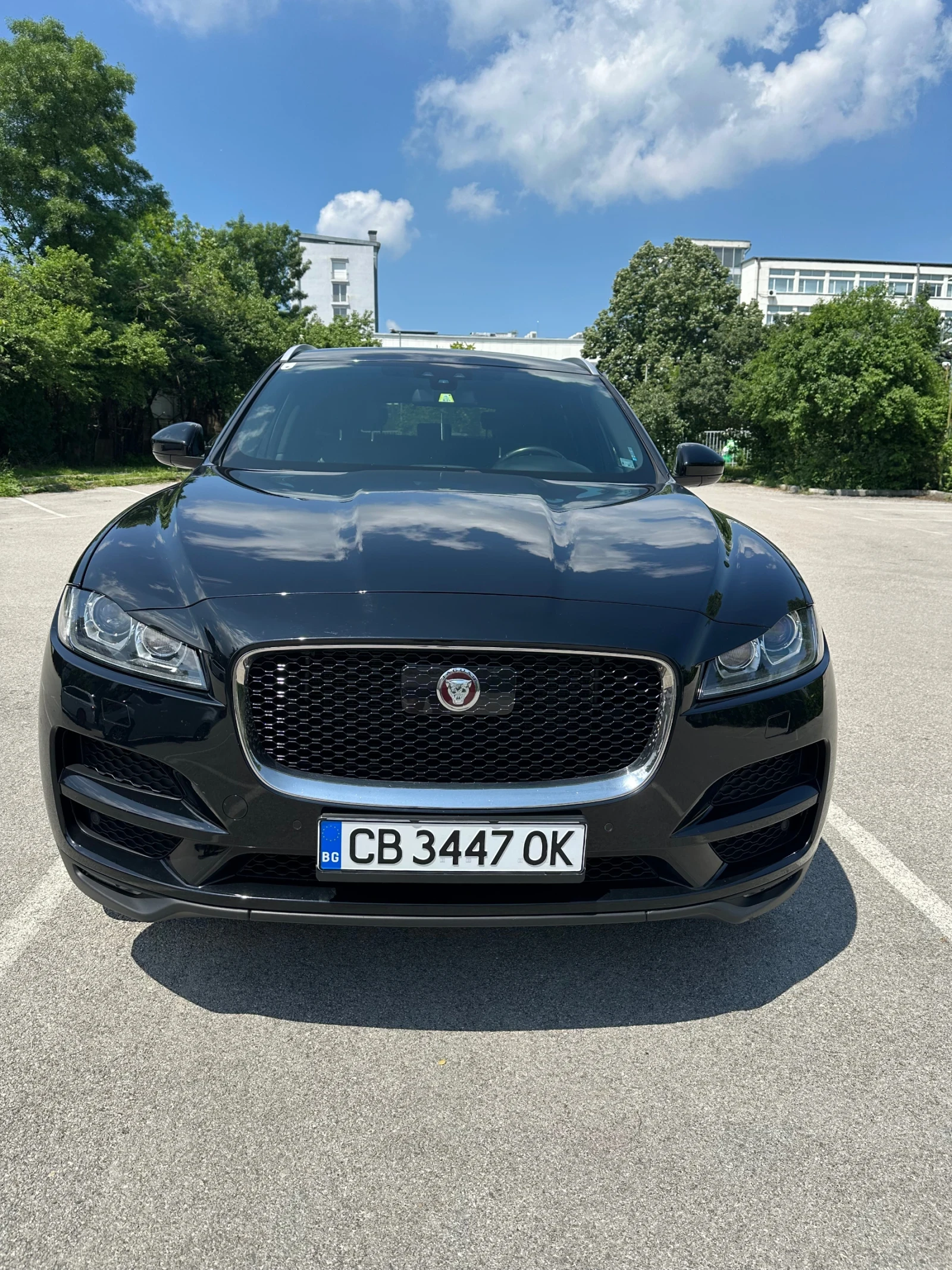 Jaguar F-PACE 2.0d PRESTIGE AWD Full Top Семеен - Гаражен, снимка 14 - Автомобили и джипове - 55322862
