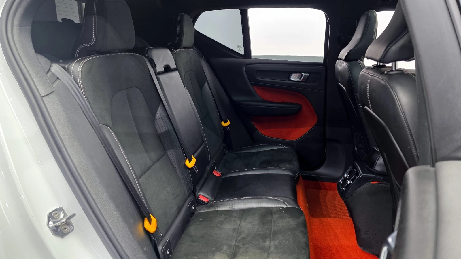 Volvo XC40 T4 R-Design, снимка 11 - Автомобили и джипове - 55486548