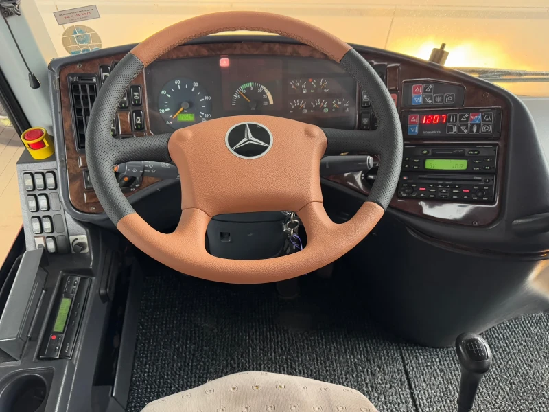 Mercedes-Benz Tourismo O 350 RHD Перфектен, снимка 5 - Бусове и автобуси - 47637036