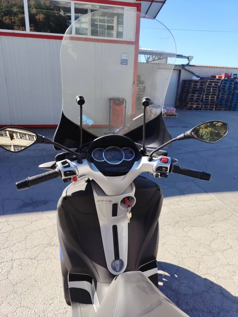 Piaggio Mp3 MP3 300 LT YOURBAN, снимка 4 - Мотоциклети и мототехника - 51819529