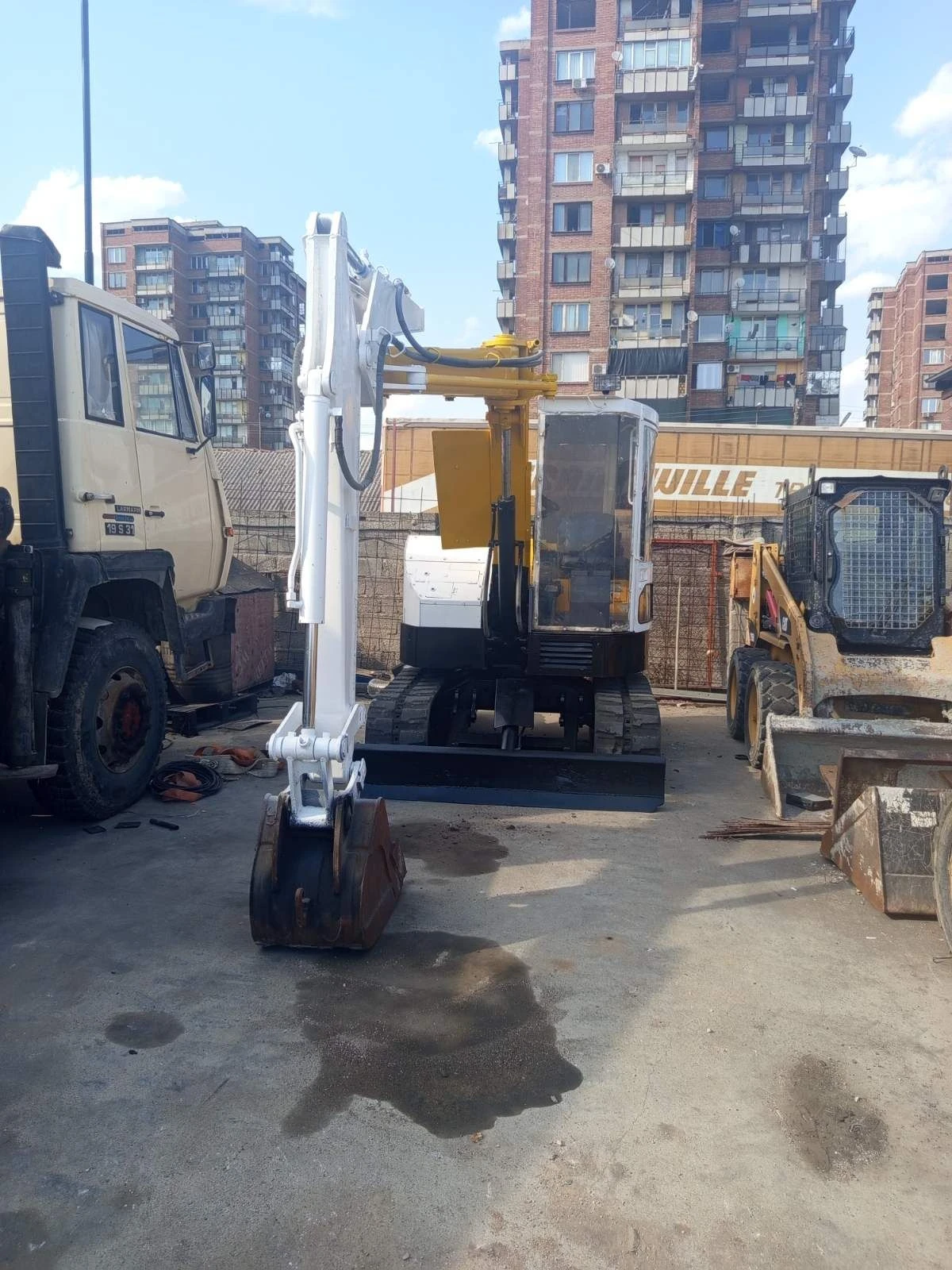 Багер Yanmar Crawler 5 тона, снимка 8 - Индустриална техника - 55953643