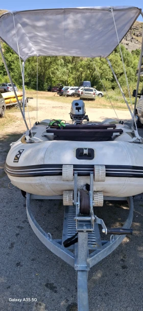 Надуваема лодка Zander 330, снимка 1