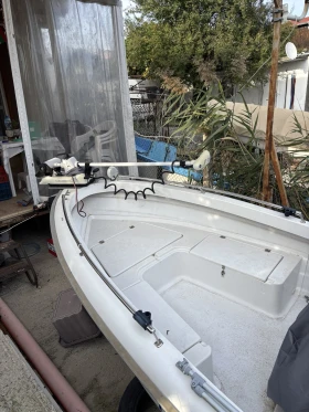 Обява за продажба на Лодка Собствено производство Шарк 445 ~22 000 лв. - изображение 9 | Auto.bg Обява за продажба на Лодка Собствено производство Шарк 445 ~22 000 лв. - изображение 9