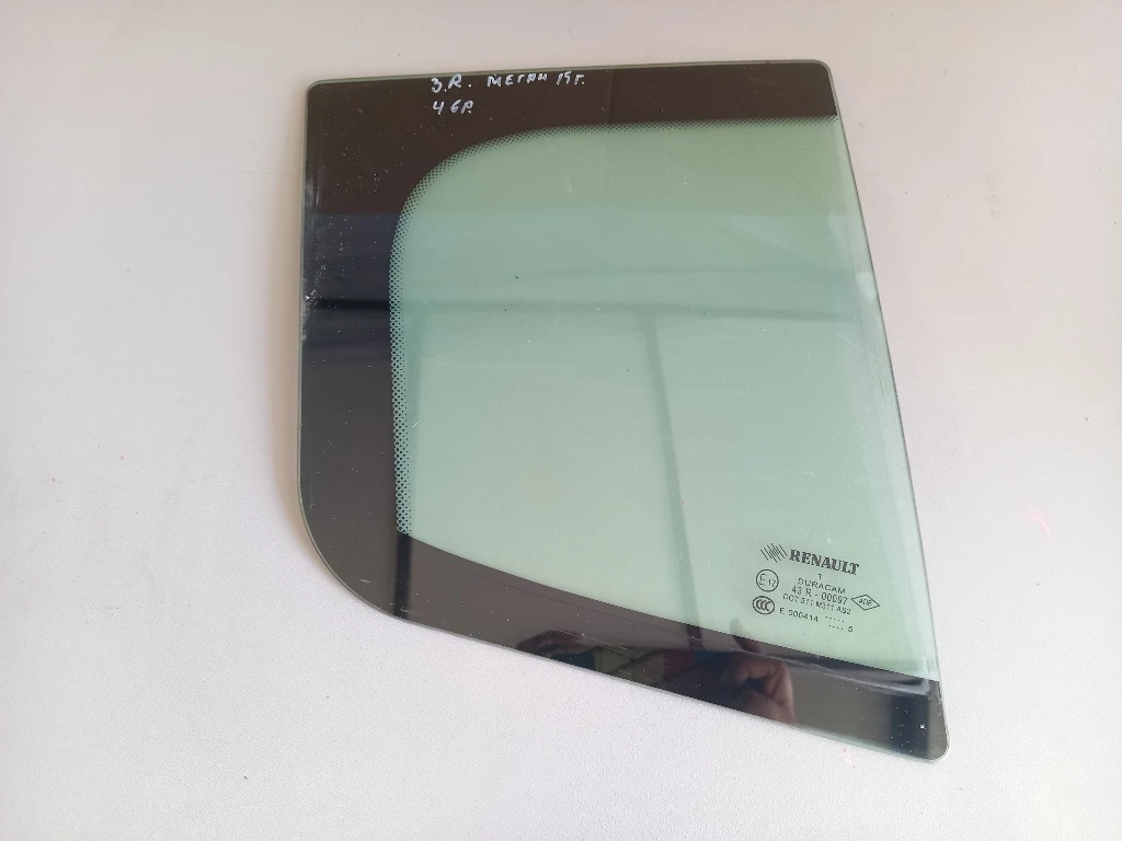 Стъкло задно дясно малко на врата Рено Меган хечбек (к)