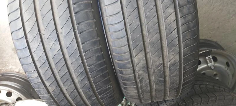 Гуми Летни 245/45R18, снимка 1 - Гуми и джанти - 32903271