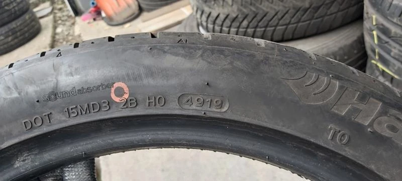 Гуми Летни 235/40R19, снимка 6 - Гуми и джанти - 33069158