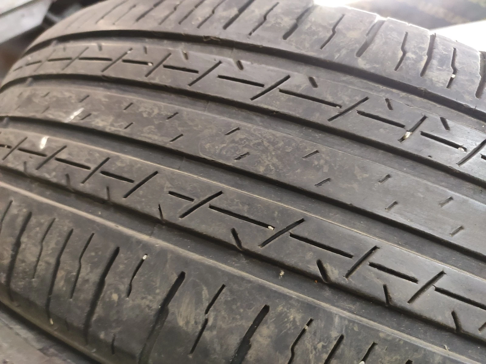 Гуми Летни 225/60R18, снимка 3 - Гуми и джанти - 56664435