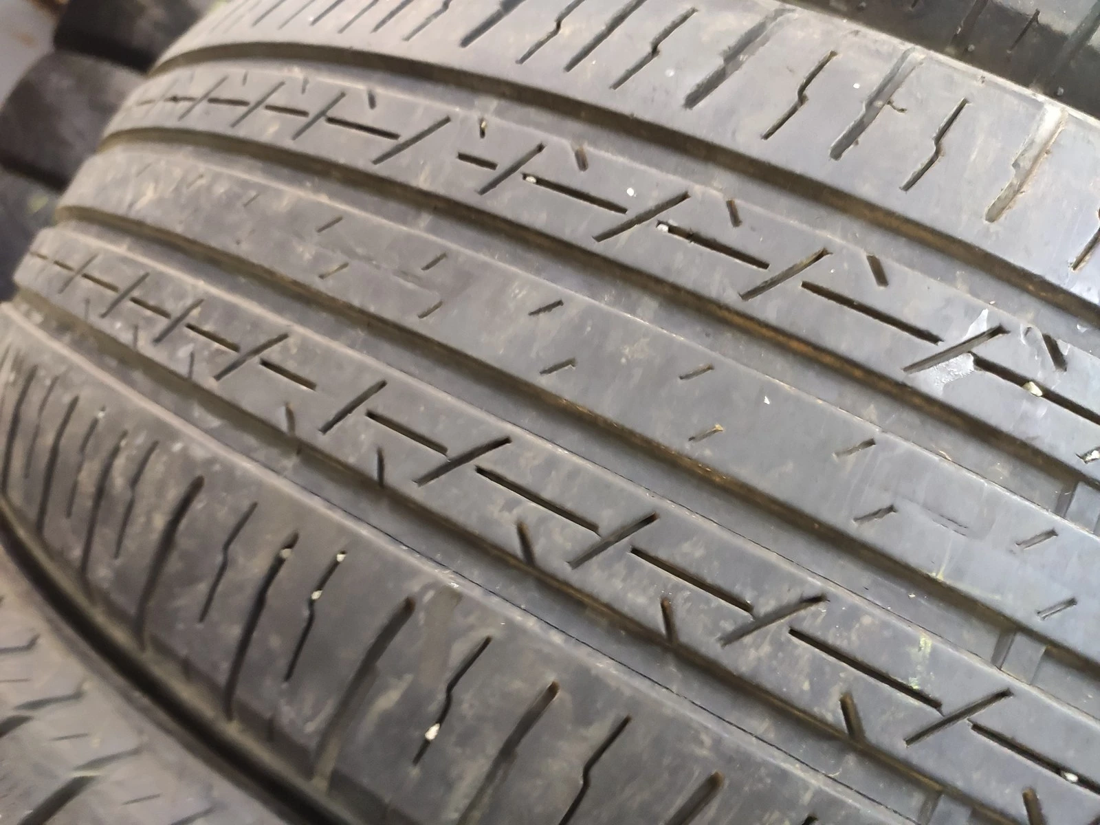 Гуми Летни 225/60R18, снимка 4 - Гуми и джанти - 56664435