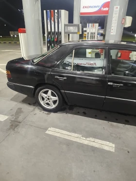 Mercedes-Benz 124, снимка 6