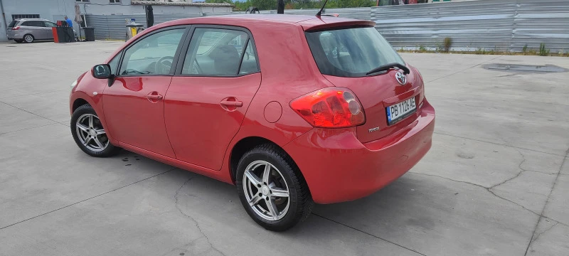 Toyota Auris 1.33 6 скорости, снимка 5 - Автомобили и джипове - 47110888