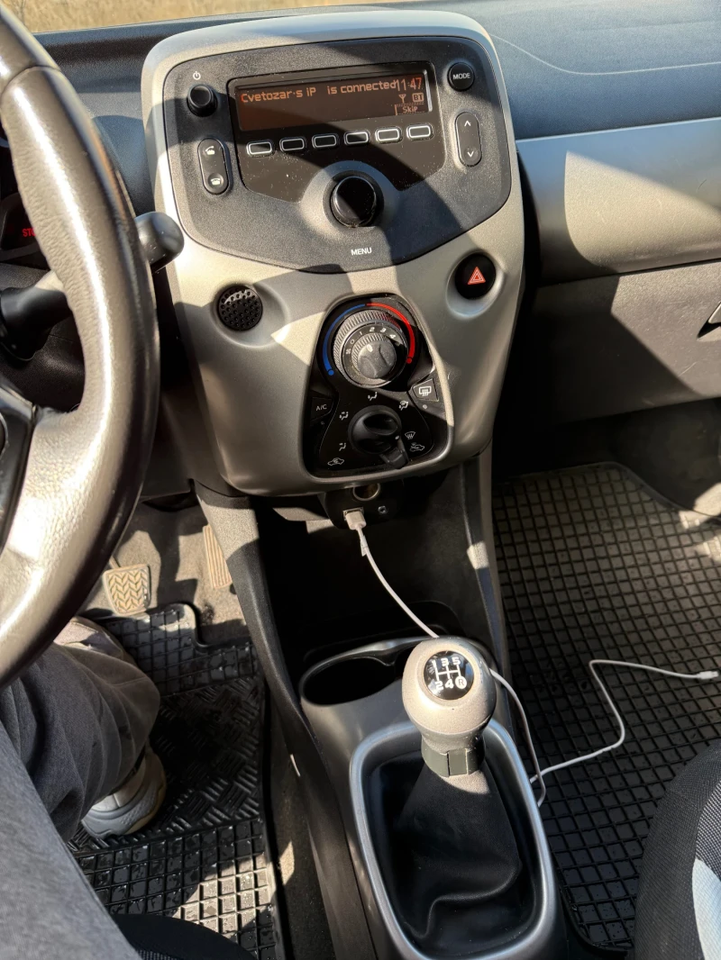 Toyota Aygo 1.0, снимка 9 - Автомобили и джипове - 48280976