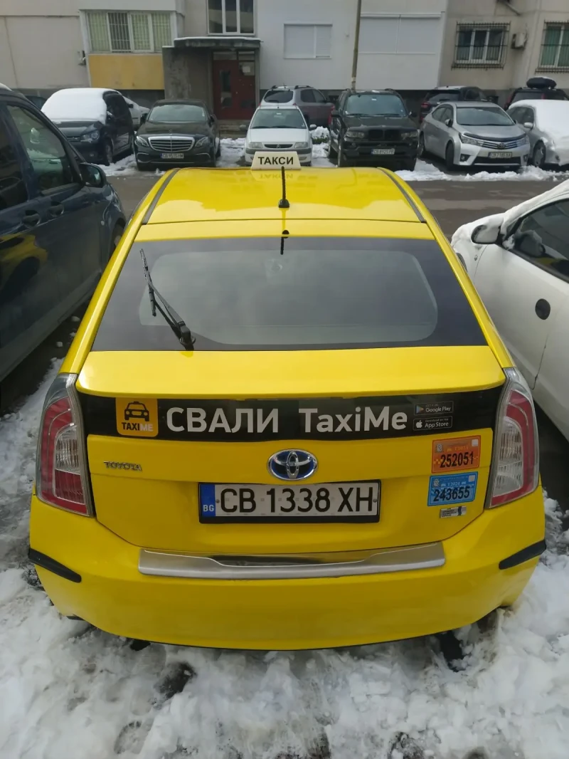 Toyota Prius Вейс със газ, снимка 2 - Автомобили и джипове - 48666072